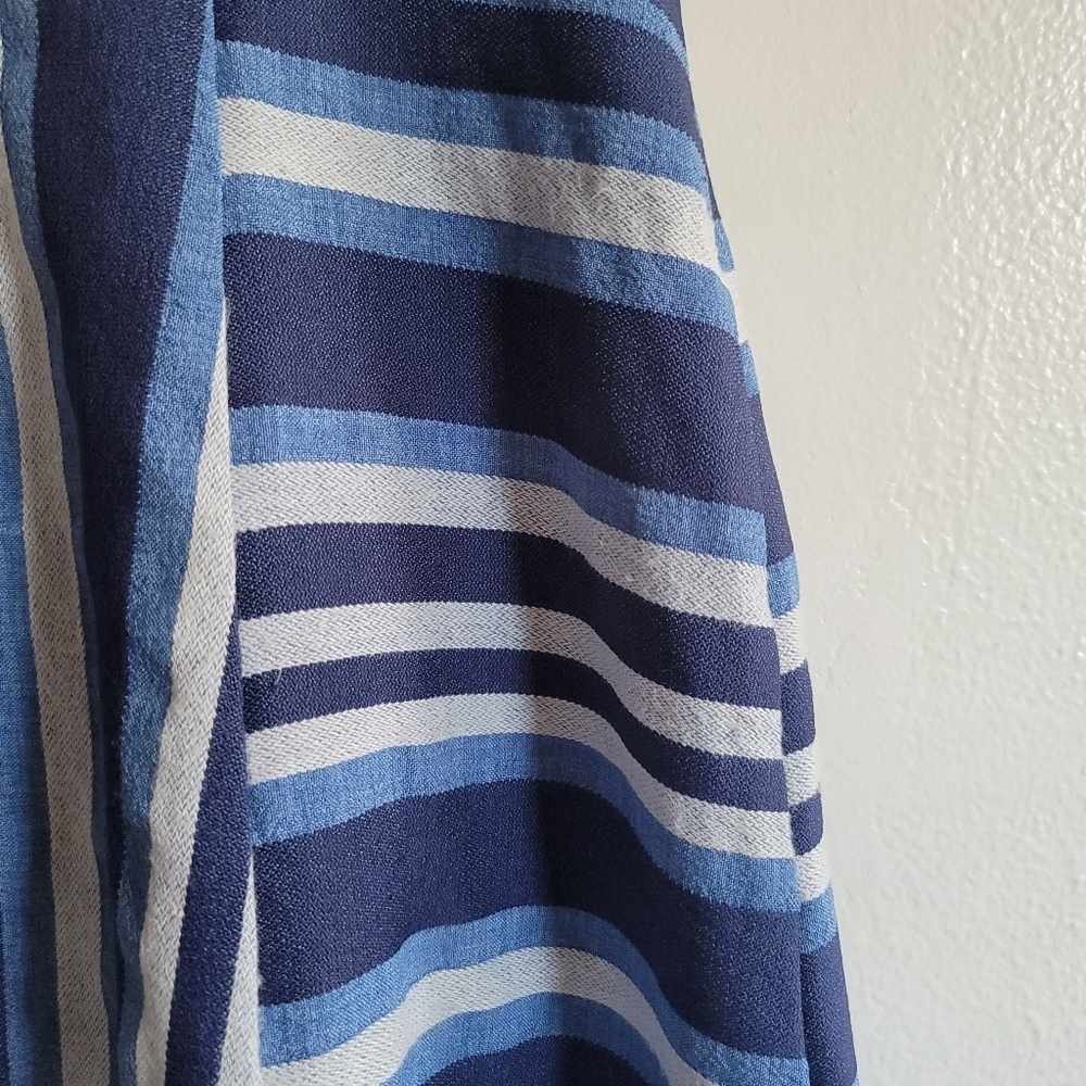 BCBGeneration Cocktail Striped V Neck Dress in Navy Combo, Size 2 - Picture 8 of 13